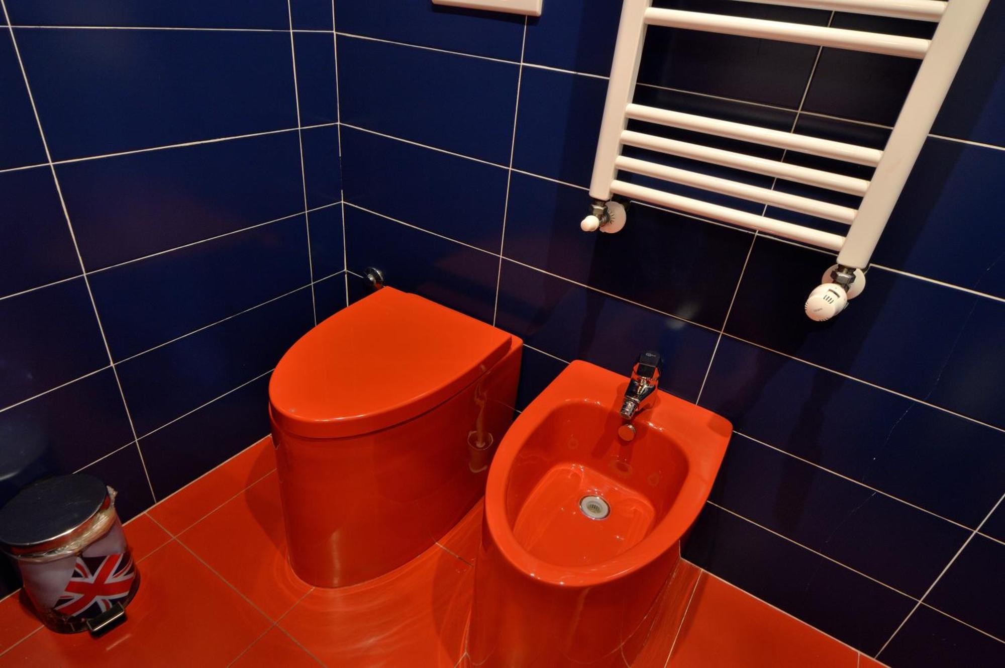 Bellissimo Mini Deluxe Di Design E A Tema Inghiterra - Potente Wi-fi Ottimo Il Collegamento Con Aeroporto Di Malpensa E Rho Fiera, Vicino A 3 Linee Metropolitane *