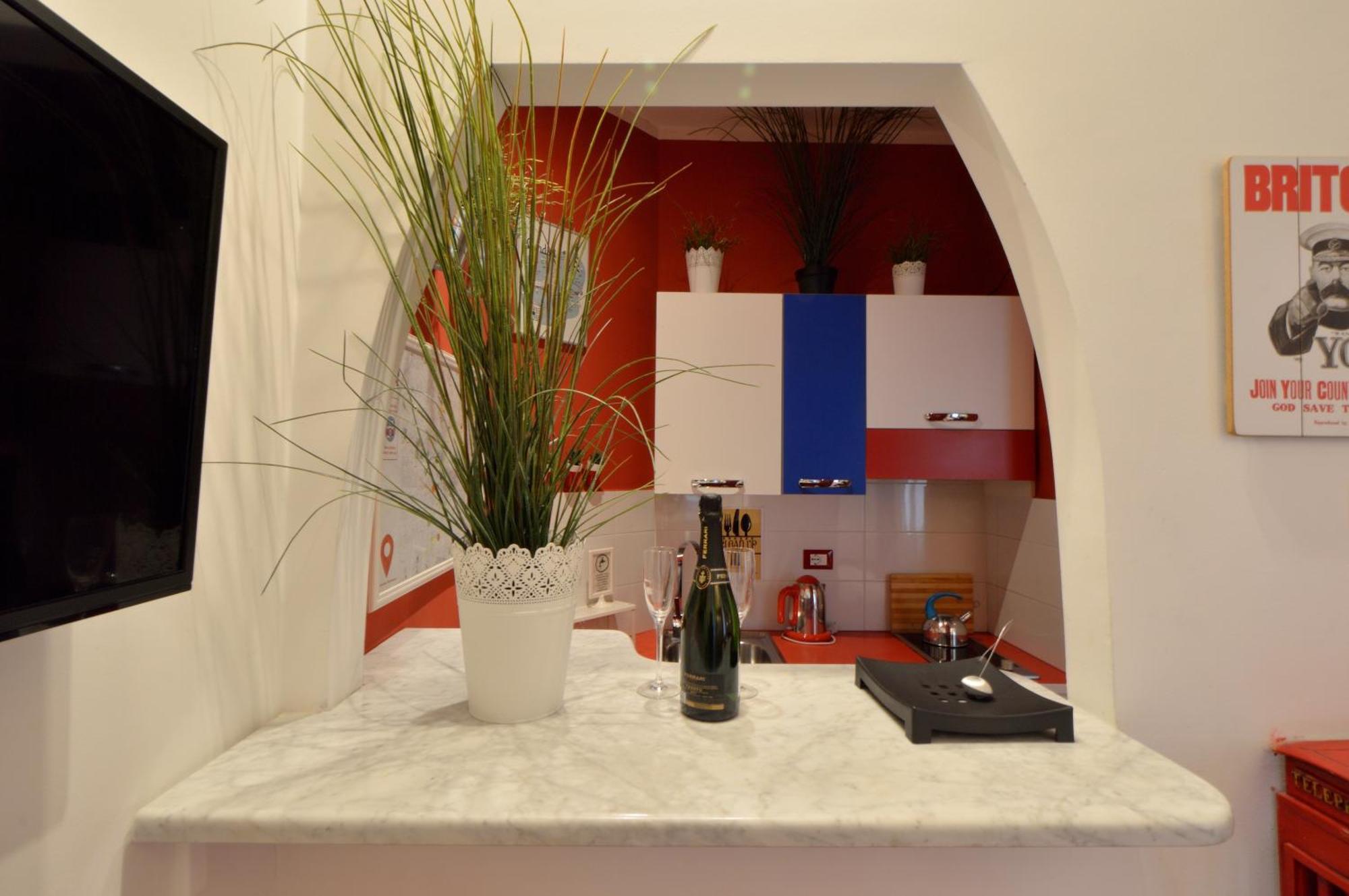 Appartement Bellissimo Mini Deluxe Di Design E A Tema Inghiterra - Potente Wi-fi Ottimo Il Collegamento Con Aeroporto Di Malpensa E Rho Fiera, Vicino A 3 Linee Metropolitane *