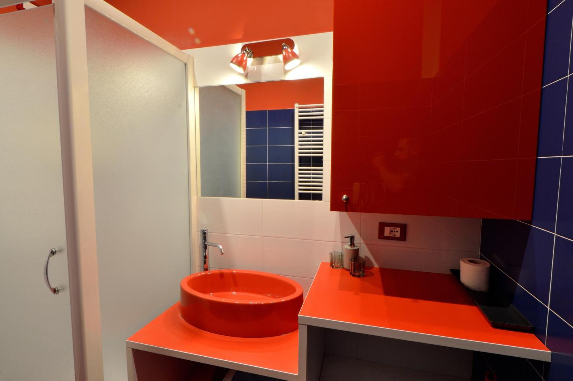Bellissimo Mini Deluxe Di Design E A Tema Inghiterra - Potente Wi-fi Ottimo Il Collegamento Con Aeroporto Di Malpensa E Rho Fiera, Vicino A 3 Linee Metropolitane