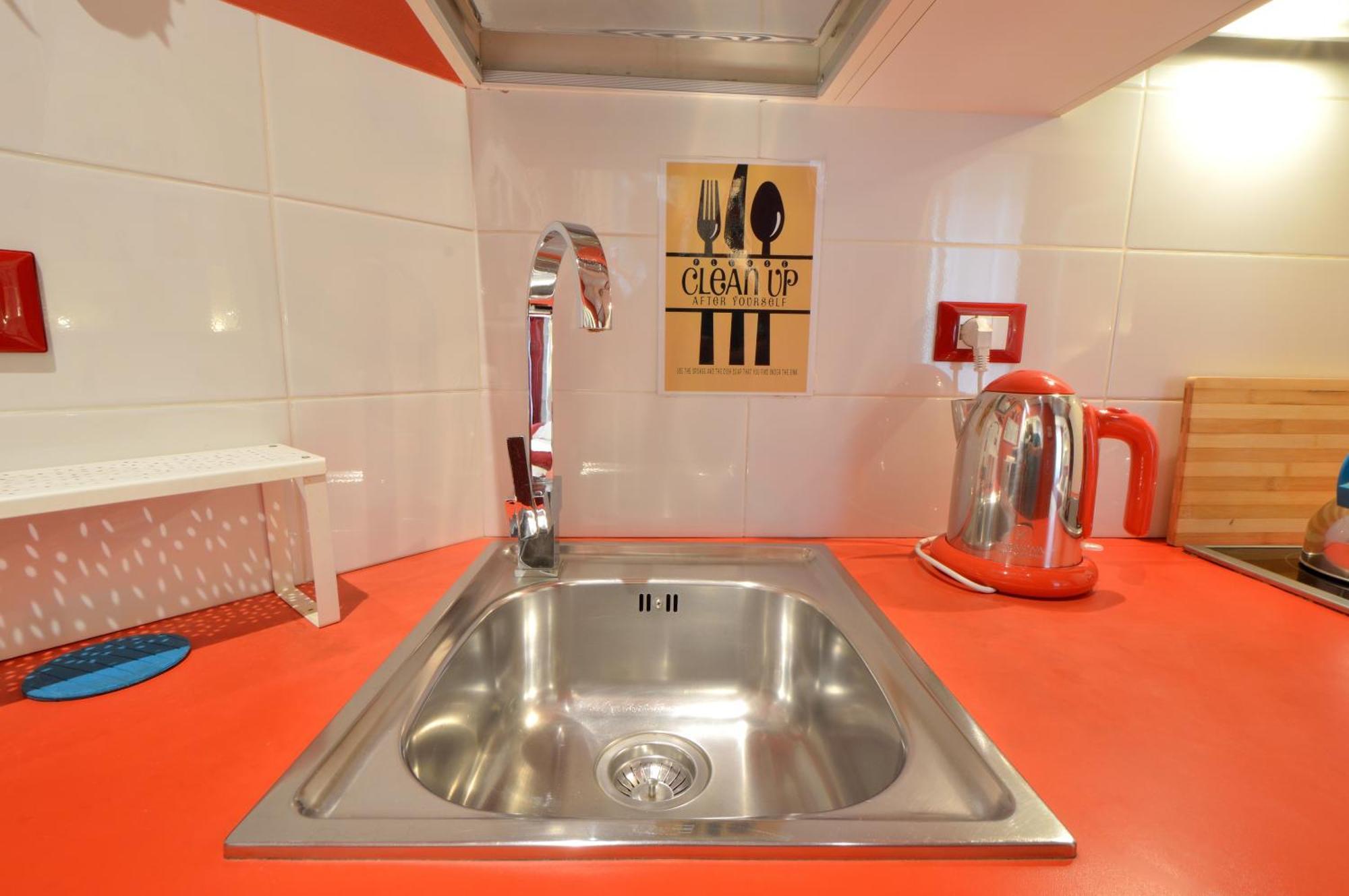 Bellissimo Mini Deluxe Di Design E A Tema Inghiterra - Potente Wi-fi Ottimo Il Collegamento Con Aeroporto Di Malpensa E Rho Fiera, Vicino A 3 Linee Metropolitane Appartement
